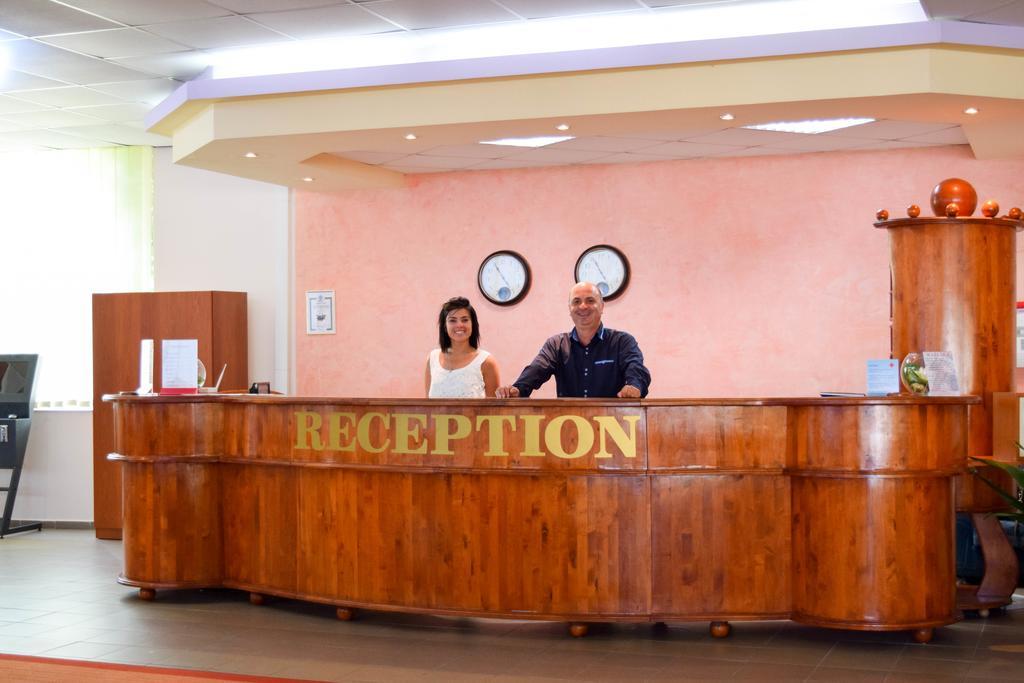 Balaton Hotel Slântsjev Brjag Eksteriør bilde