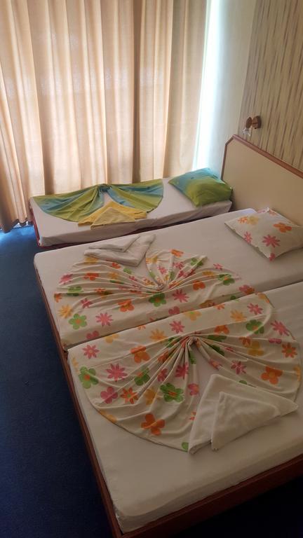 Balaton Hotel Slântsjev Brjag Rom bilde