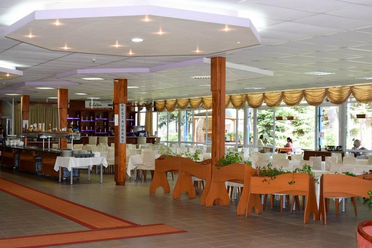 Balaton Hotel Slântsjev Brjag Eksteriør bilde