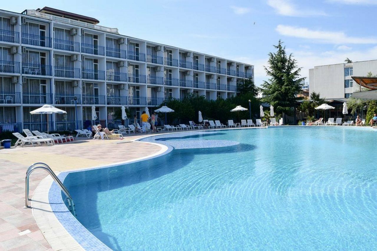Balaton Hotel Slântsjev Brjag Eksteriør bilde