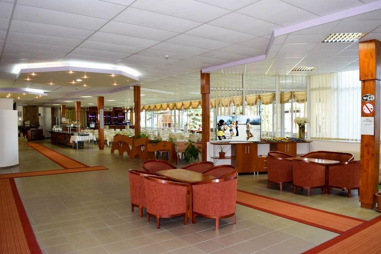 Balaton Hotel Slântsjev Brjag Eksteriør bilde